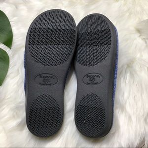 isotoner Shoes - 3/$30 Isotoner Royal Blue Sandal Slippers isotoner Shoes - 3/$30 Isotoner Royal Blue Sandal Slippers